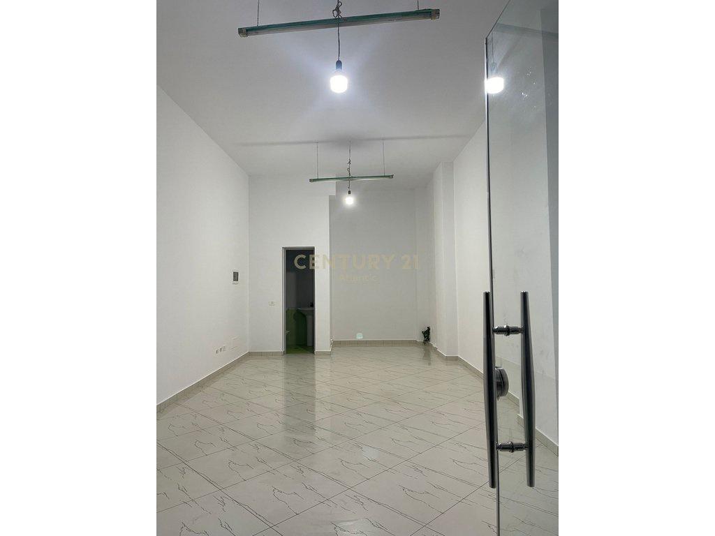 0685062709Ambient Komercial Me Qira në Plazh Iliria, Durrës – Durrës