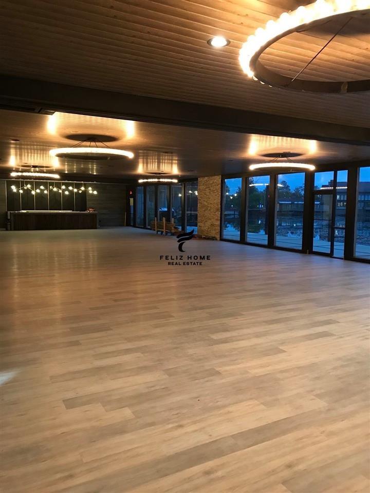 AMBIENT BIZNESI ME QERA 122 M2 STACIONI TRENIT 1.500 EURO – Tiranë