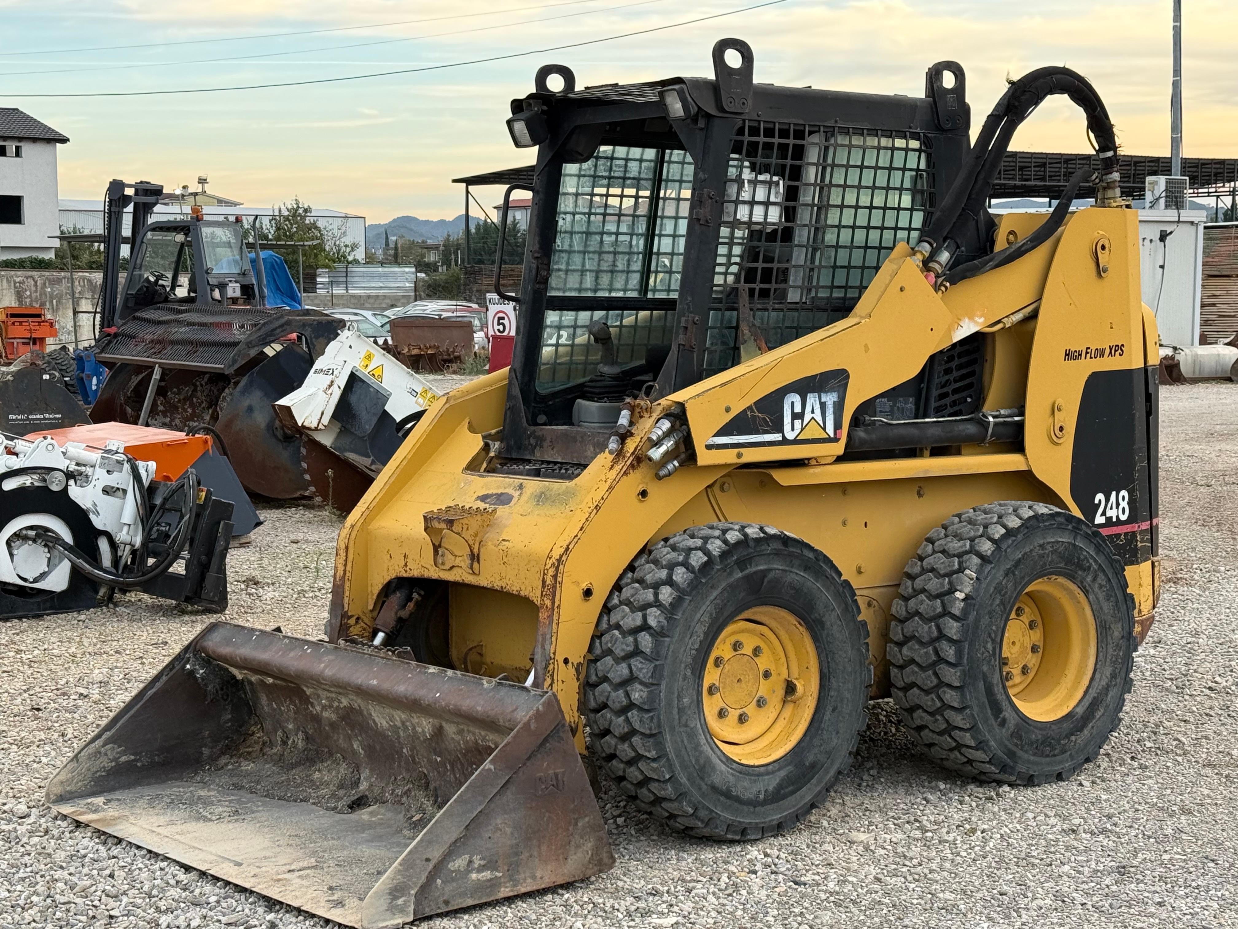 Bobcat CATERPILLAR 248 - 3.7ton shitet – Tiranë
