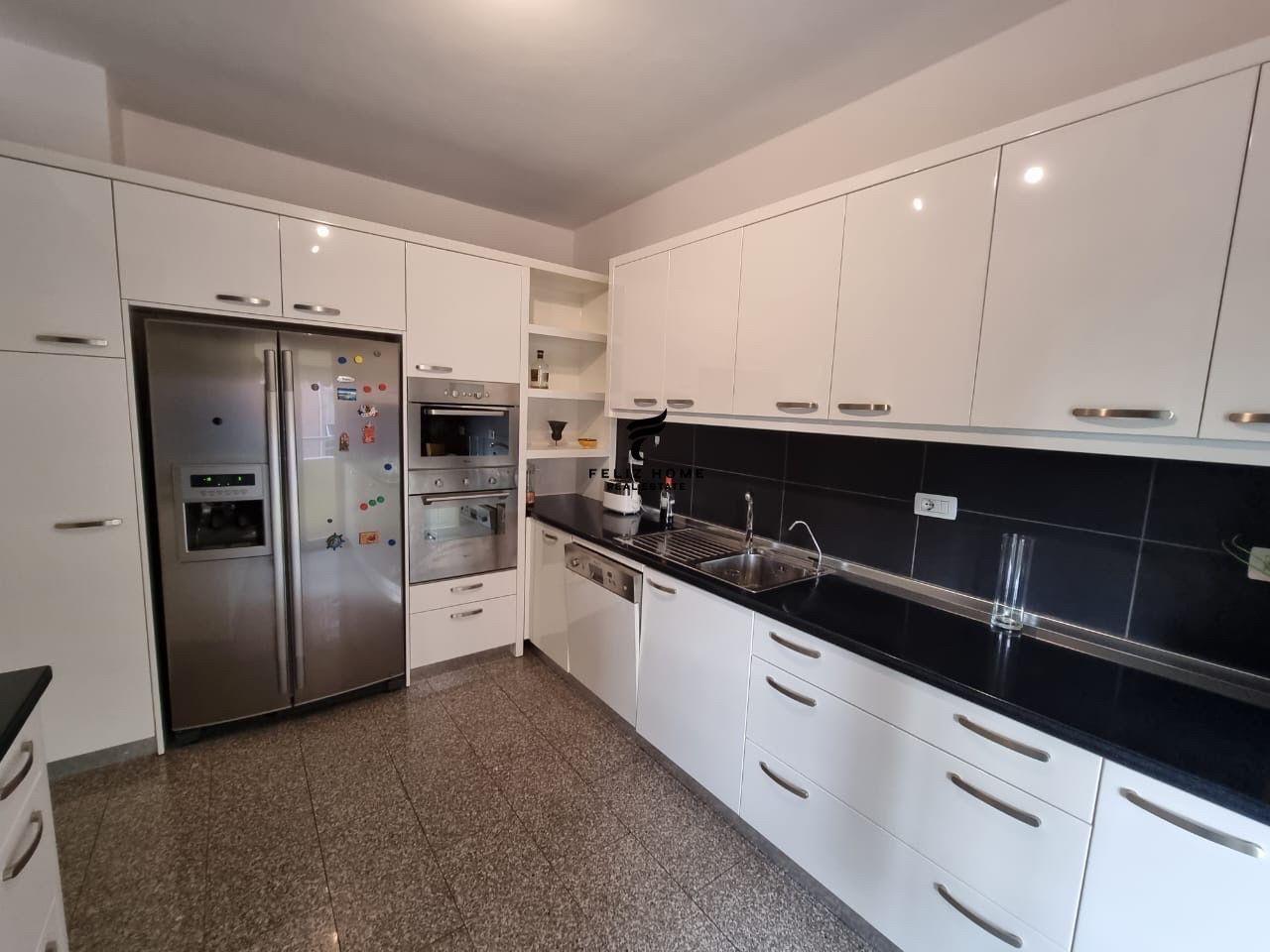 APARTAMENT ME QERA,SAUK,1.600 EURO. – Tiranë