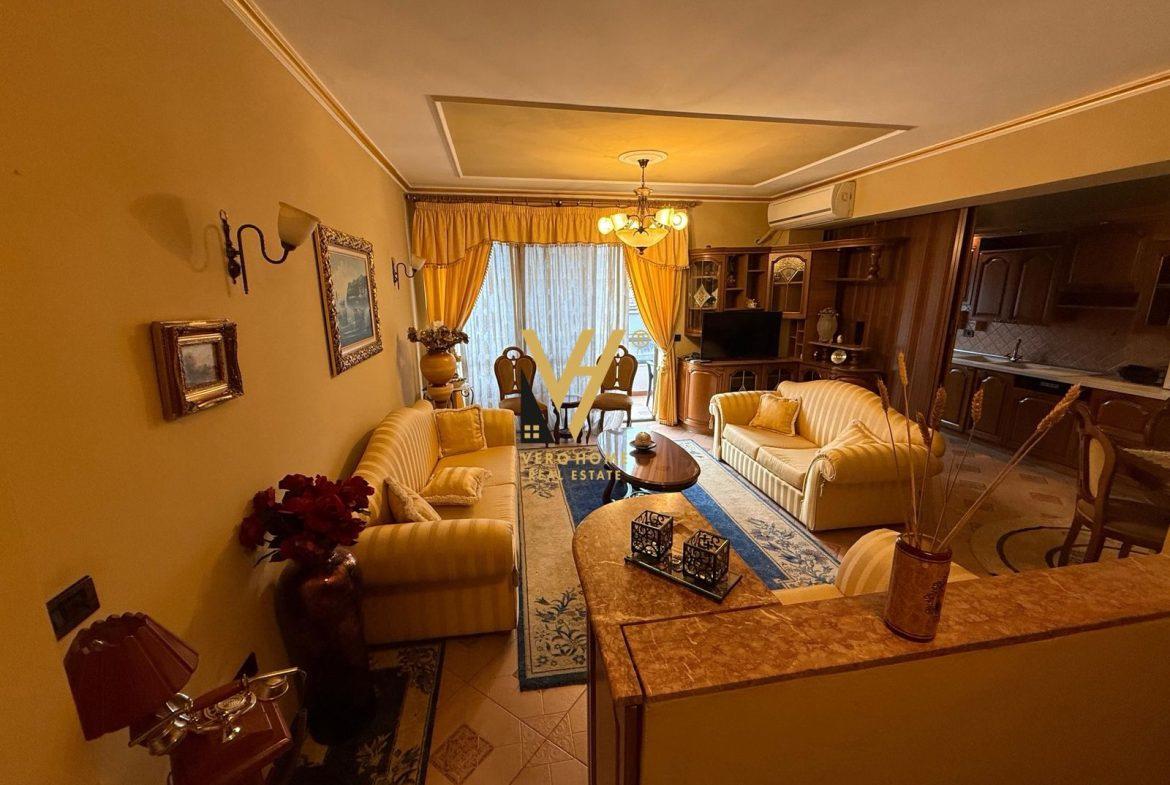 JEPET APARTAMENT 2+1+2 ME QERA NE ISH BLLOK 1.500 EURO – Tiranë