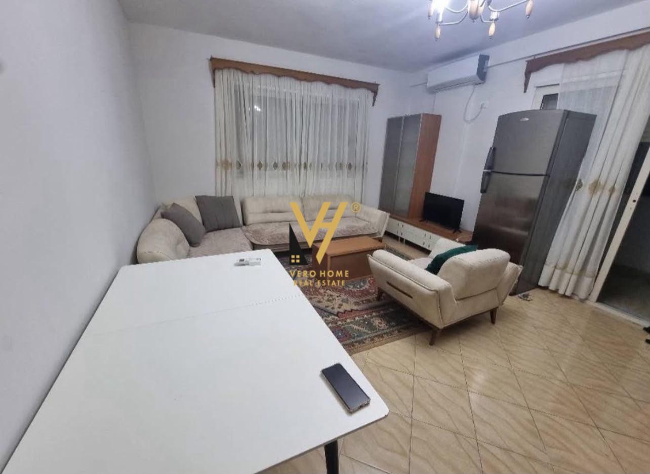 JEPET APARTAMENT 2+1+BLK ME QERA TE FRESKU 45.000 LEKE – Tiranë