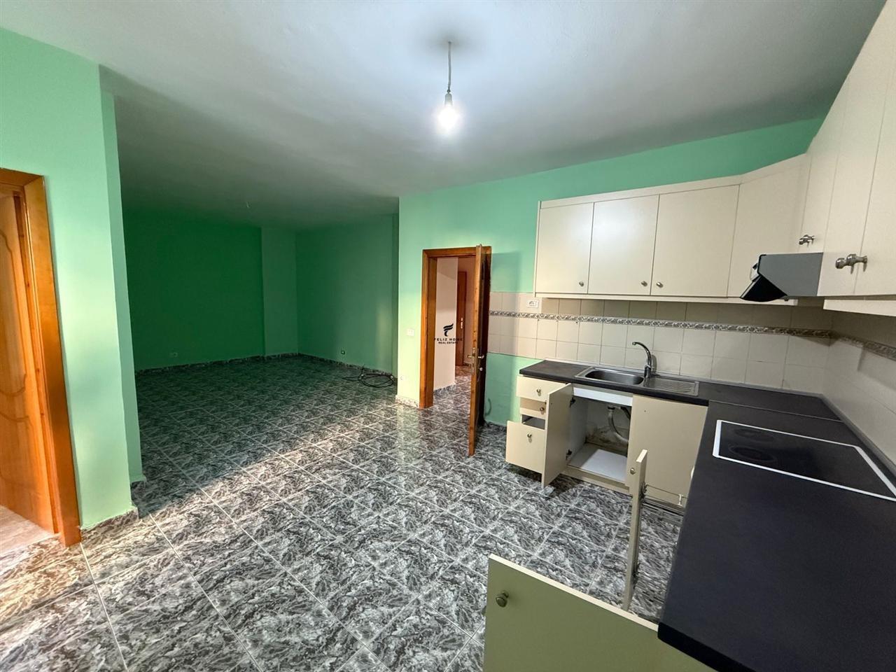 SHITET APARTAMENT 3+1+2 KOMUNA E PARISIT 270.000 EURO – Tiranë - 1