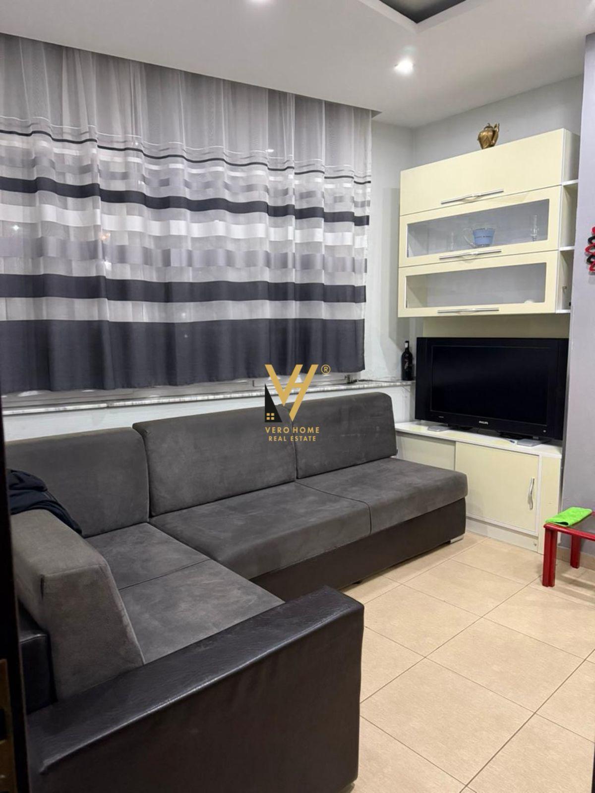 JEPET APARTAMENT 1+1 ME QERA TE TREGU ELEKTRIK 50.000 LEKE – Tiranë - 1