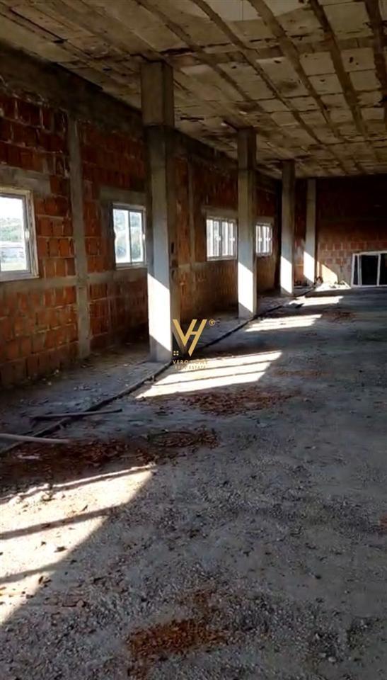 JEPET MAGAZINE 880 M2 ME QIRA NE VORE 2.200 EURO – Tiranë - 1
