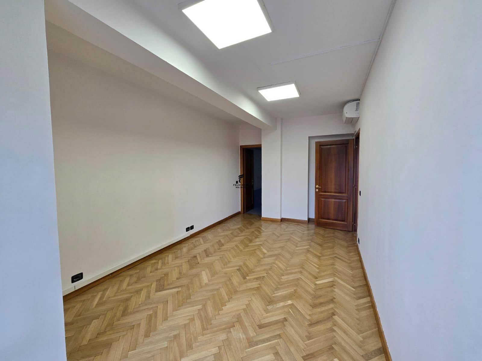 ZYRE ME QERA 96 M2 QENDER 180.000 LEKE FH-96130 – Tiranë
