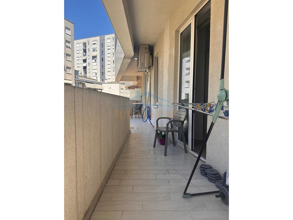 0696033060 Shitet, Apartament 3+1+2, 21 Dhjetori, Tiranë – Tiranë