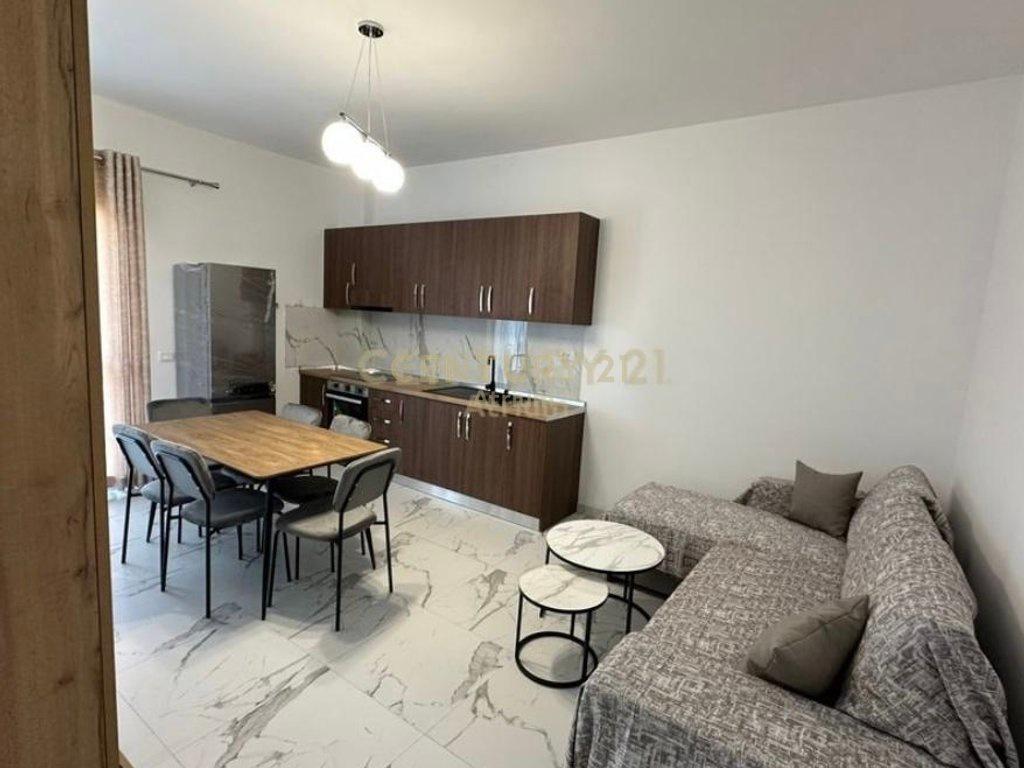 JEPET ME QIRA APARTAMENT 2+1 NË NJE VILE PRIVATE NE MULLET!! – Tiranë