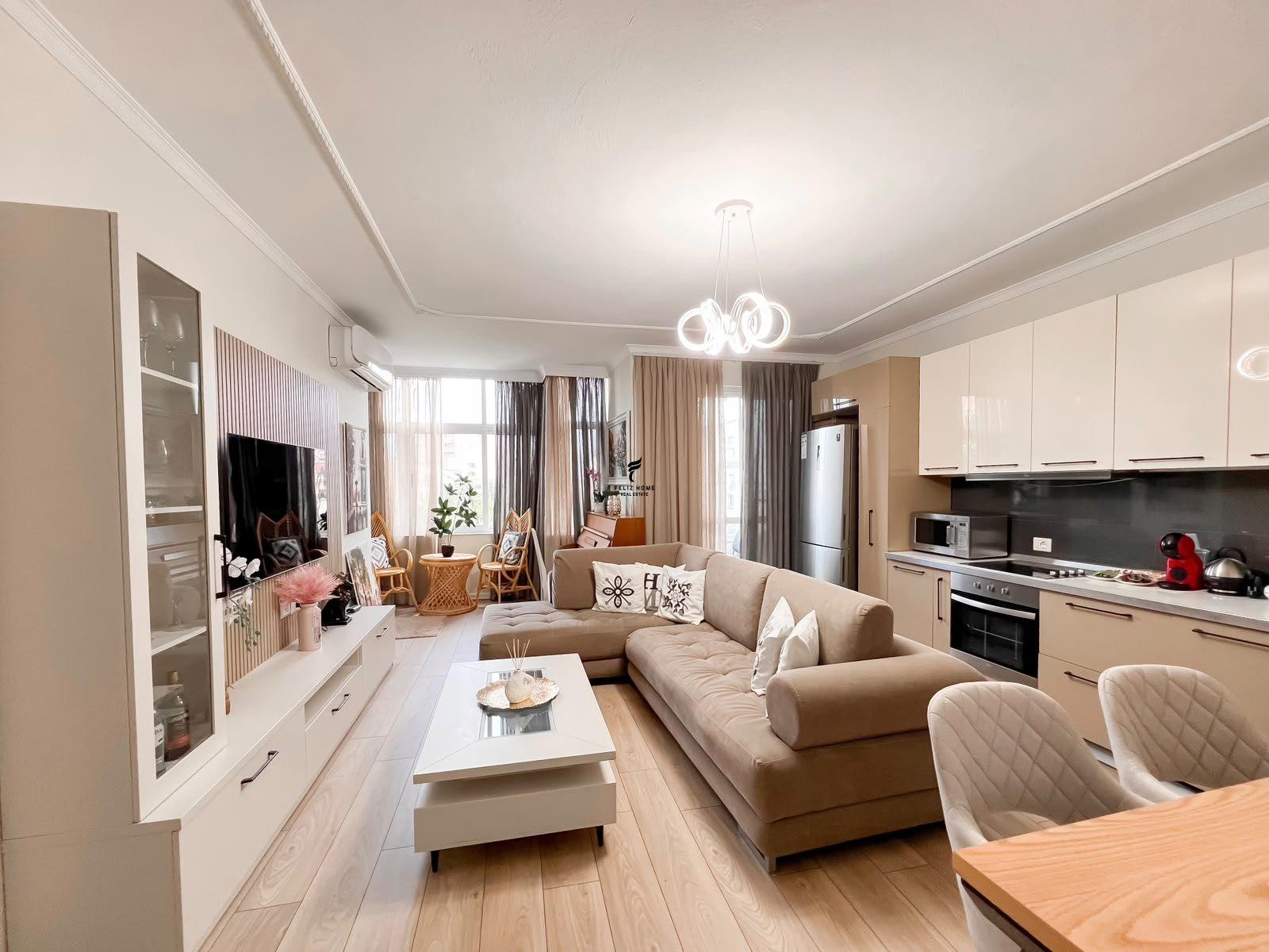 APARTAMENT ME QERA 3+1+2 VASIL SHANTO 120.000 LEKE FH-83899 – Tiranë