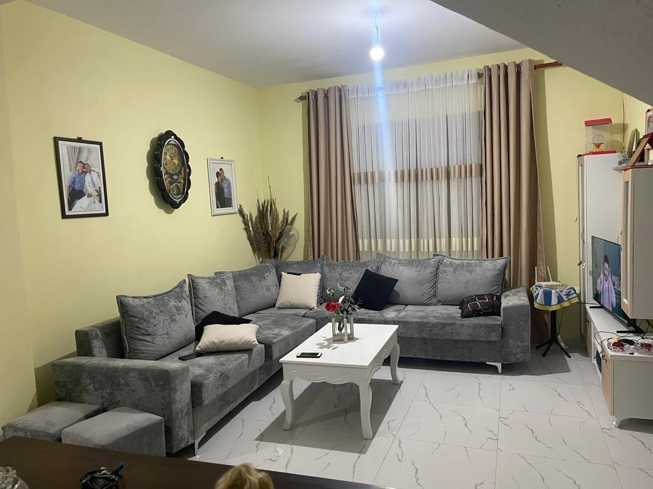 VILE ME QERA 500 M2 ALI DEMI 1.500 EURO – Tiranë