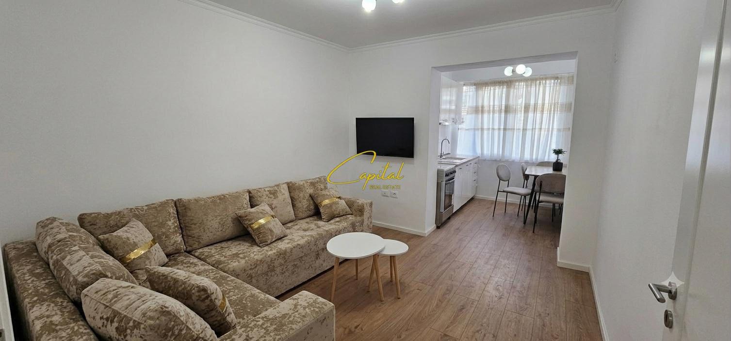 APARTAMENT ME QIRA 1+1 ZOGU I ZI 60.000 LEKE – Tiranë