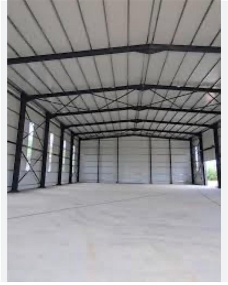 MAGAZINE ME QERA 315 M2 SIRI KODRA 2.000 EURO – Tiranë - 1