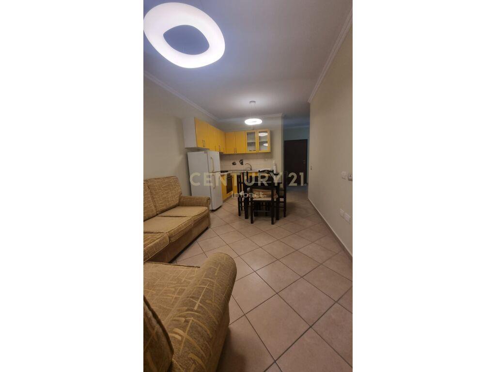 APARTAMENT 1+1 I MOBILUAR ,I KONVERTUAR NE 2+1 NE ASTIR! – Tiranë