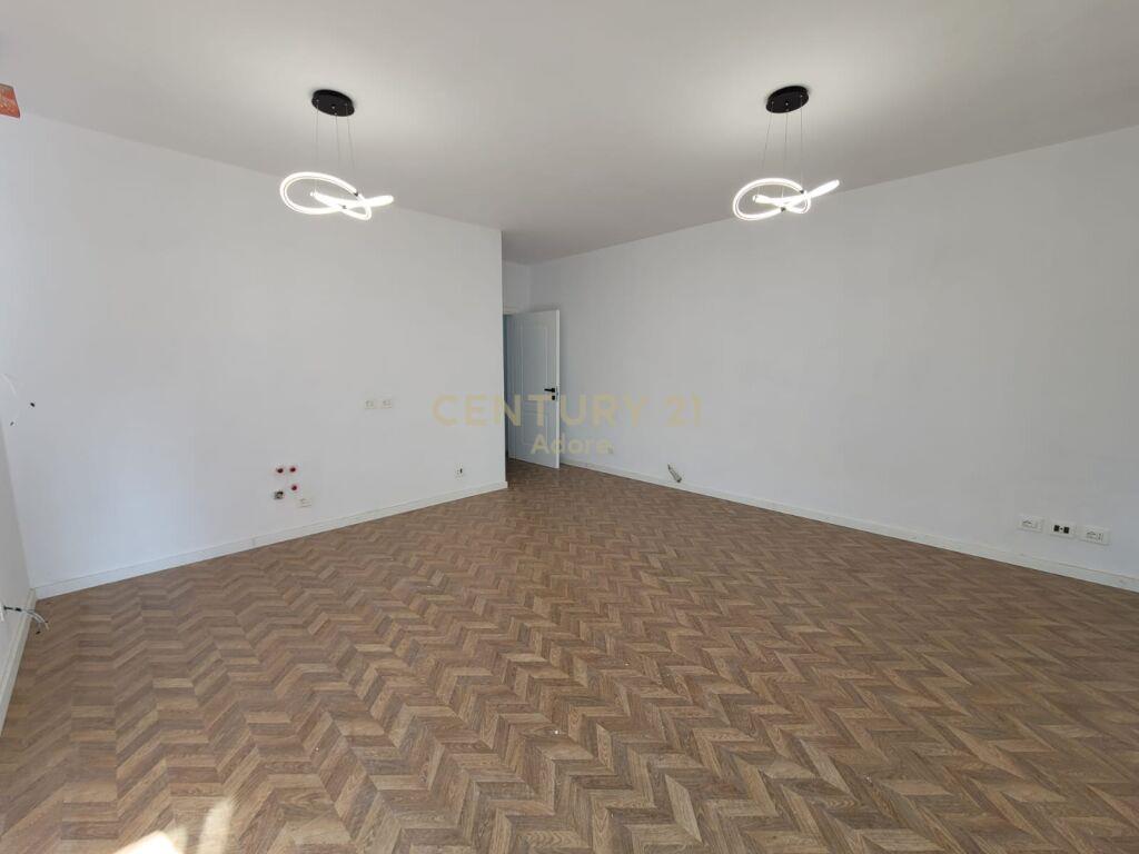 Shitet Apartement 2+1+2 tek Kodra e Diellit – Tiranë - 1