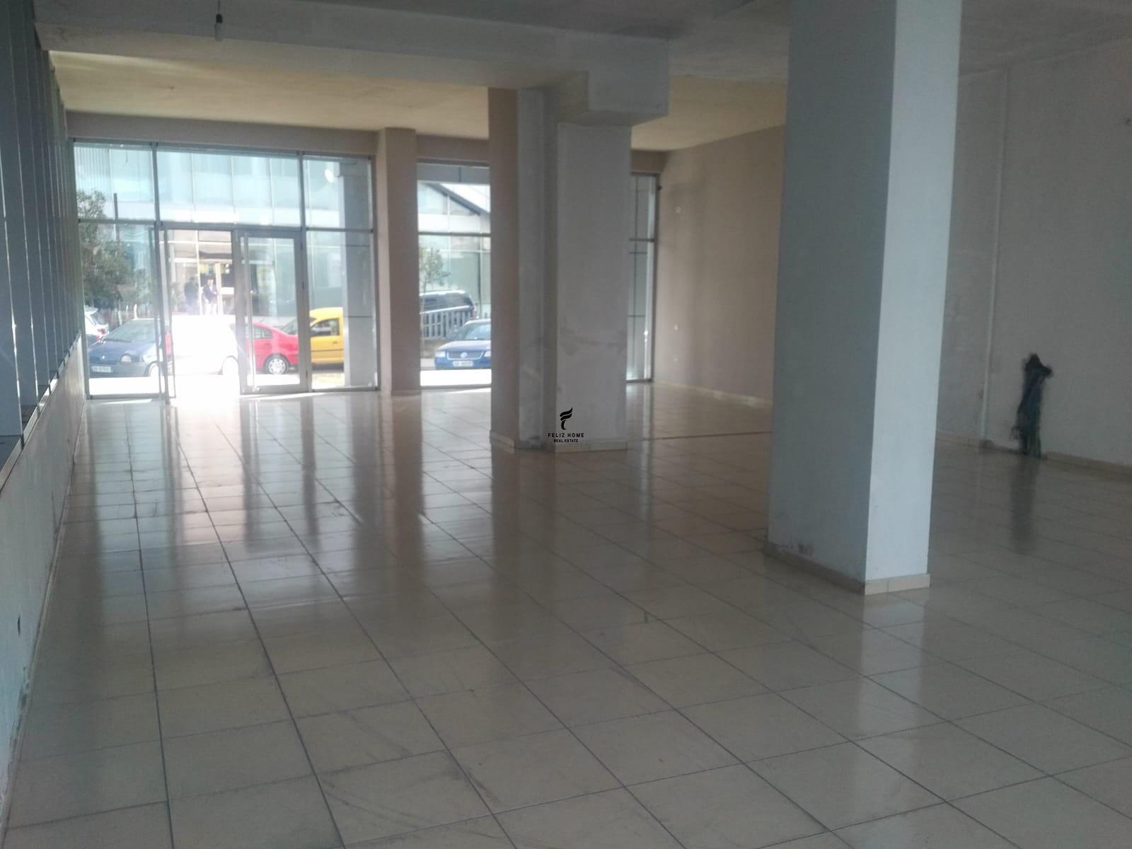 SHITET DYQAN 194 M2 CASA ITALIA 65.000.000 LEKE FH-70840 – Tiranë