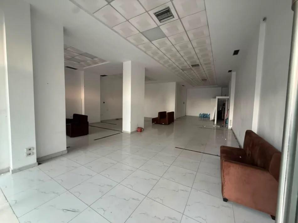 DYQAN ME QERA 250M2 STACIONI I TRENIT 500.000 LEKE – Tiranë