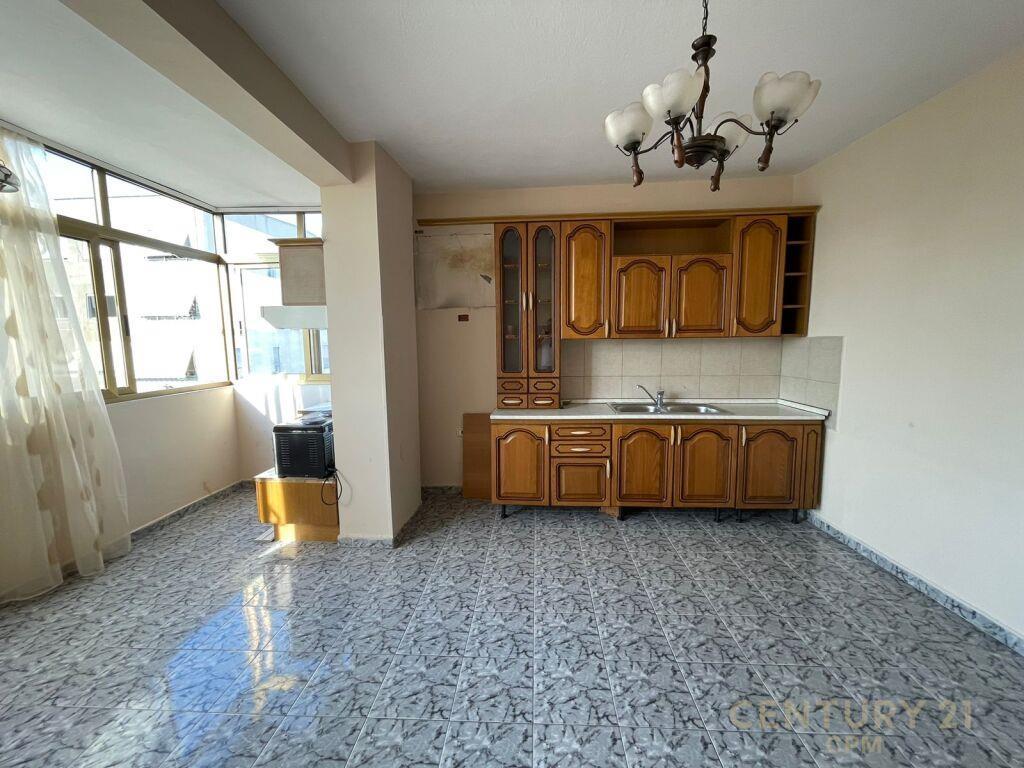Shesim Apartmanet 1+1 prane 21 Dhjetorit – Tiranë - 1
