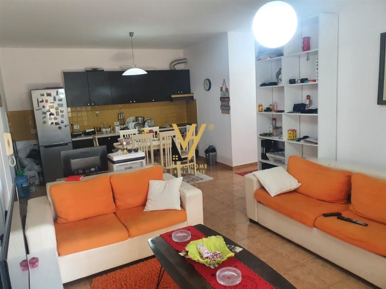 JEPET APARTAMENT 2+1+BLK ME QERA NE BRRYL 55.000 LEKE – Tiranë