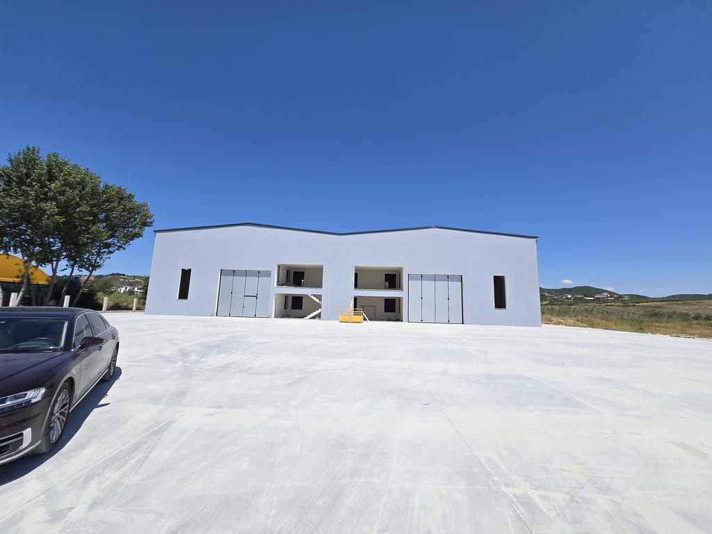 0697075690 Qera, Kapanon buze Rruges Kryesore Maminas-Manez, – Durrës