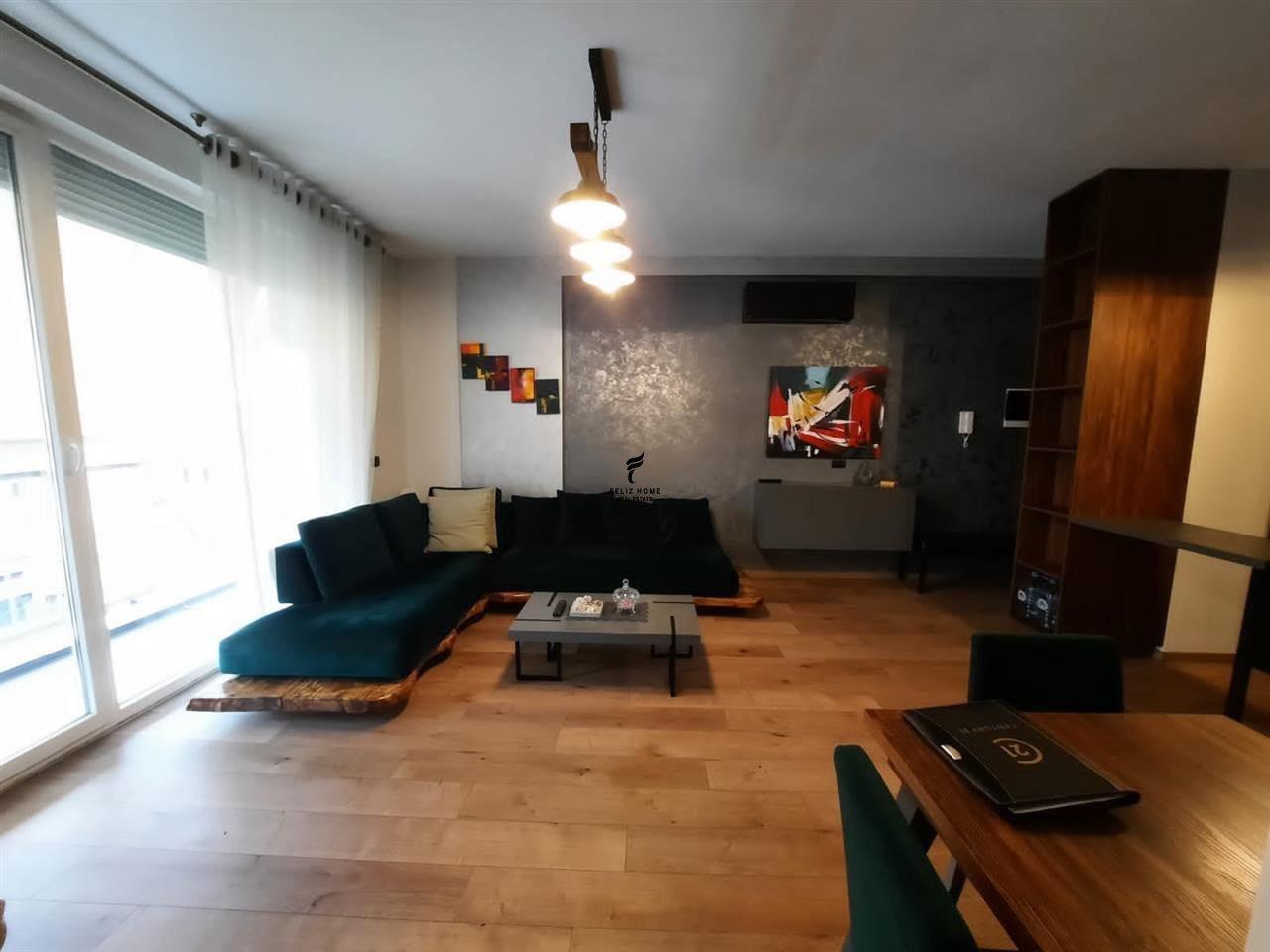 APARTAMENT ME QERA 2+1+2 21 DHJETORI 100.000 LEKE FH-96170 – Tiranë