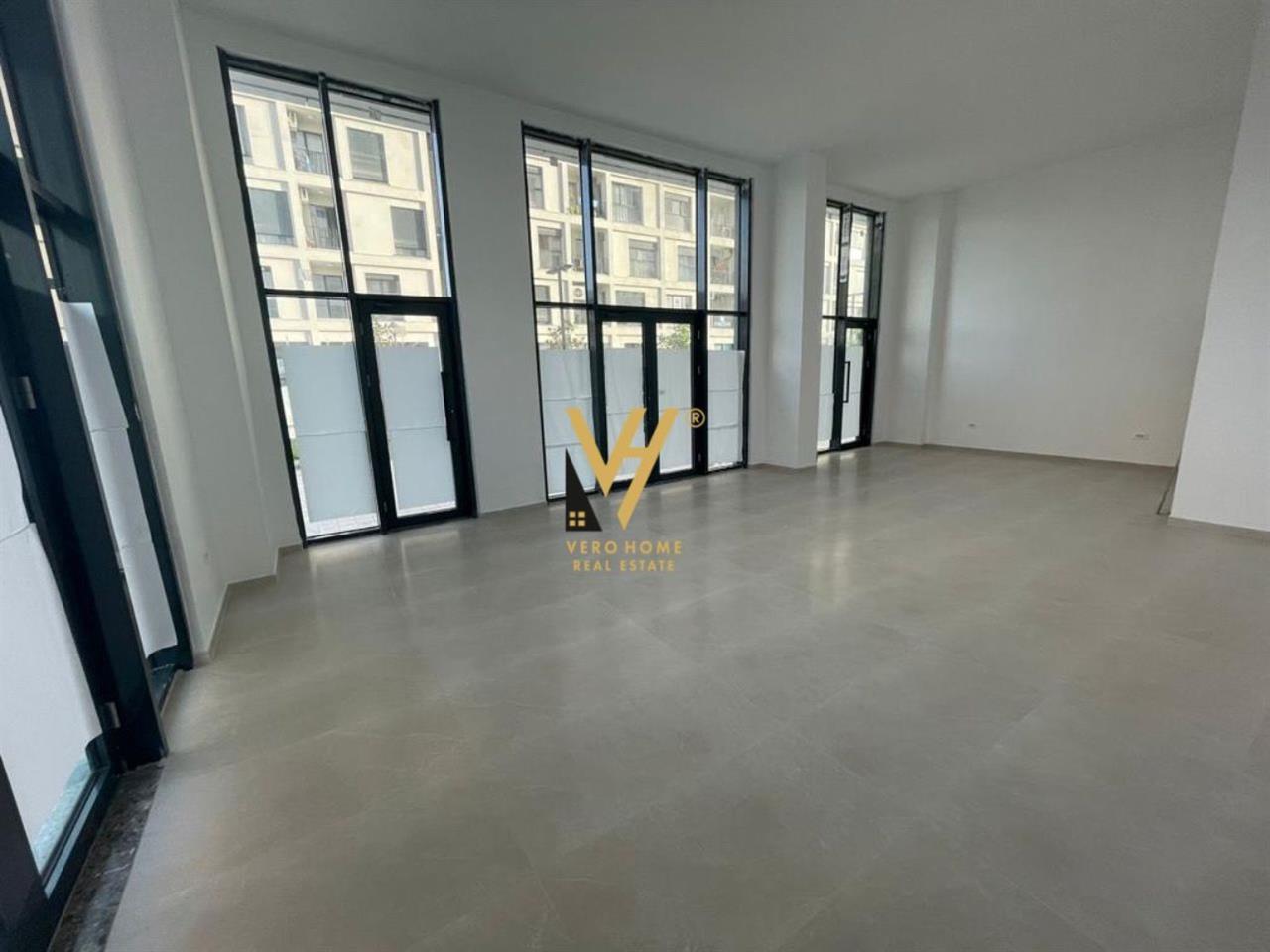JEPET DYQAN 130 M2 ME QERA TE KONGRESI MANASTIRIT 1.950 EURO – Tiranë