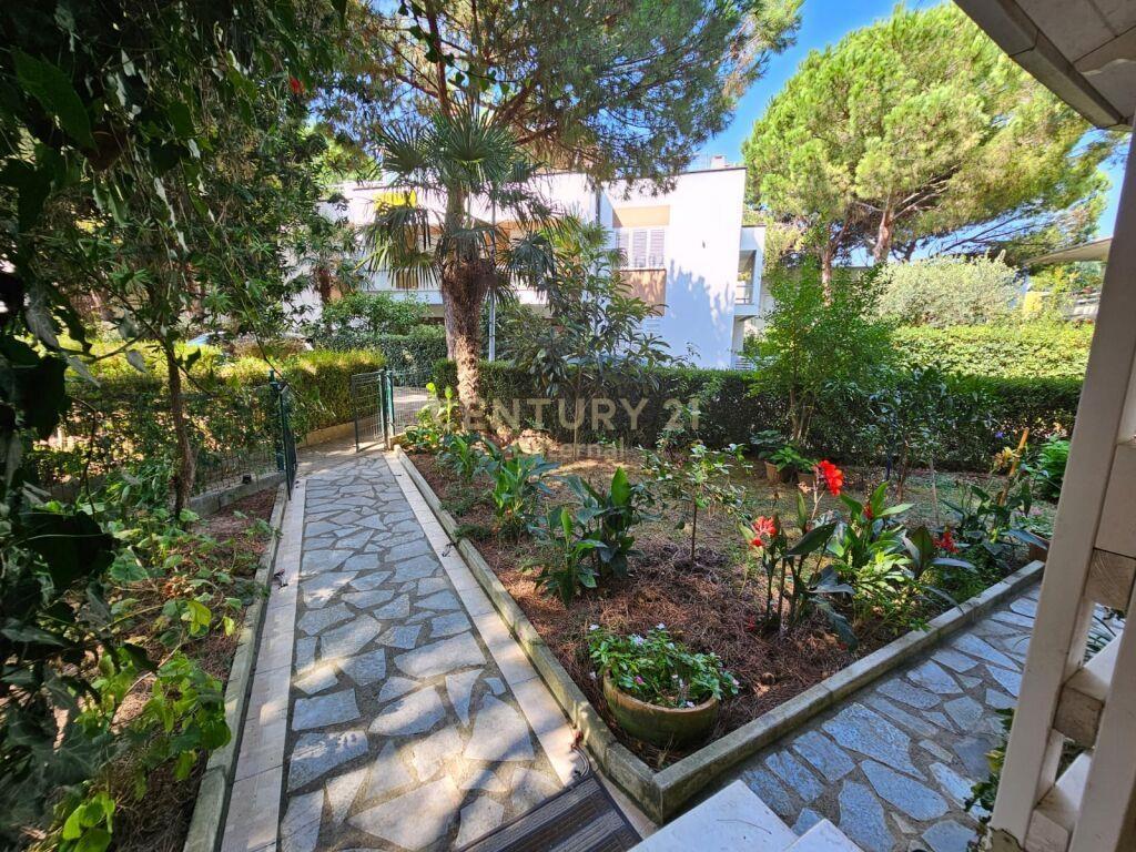 Shitet Apartament 3+1 tek Lura 1, Gjiri i Lalzit – Durrës - 1
