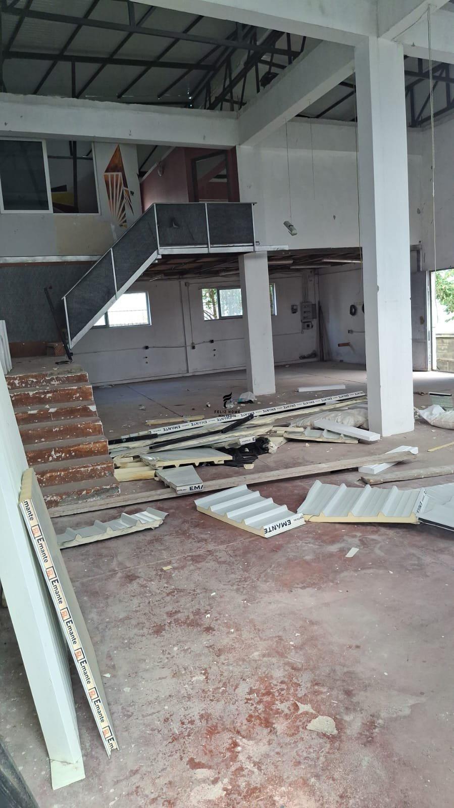 MAGAZINE ME QERA 500M2 KOMBINAT 2.500 EURO FH-83711 – Tiranë