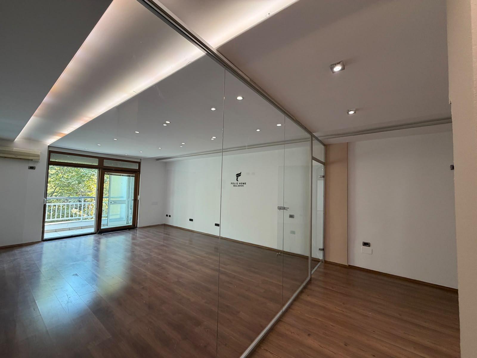 ZYRE ME QERA 118 M2 ISH EKSPOZITA 100.000 LEKE FH-92793 – Tiranë
