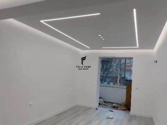 ZYRE ME QERA 80 M2 RRUGA E BARRIKADAVE 1.000 EURO FH-64970 – Tiranë