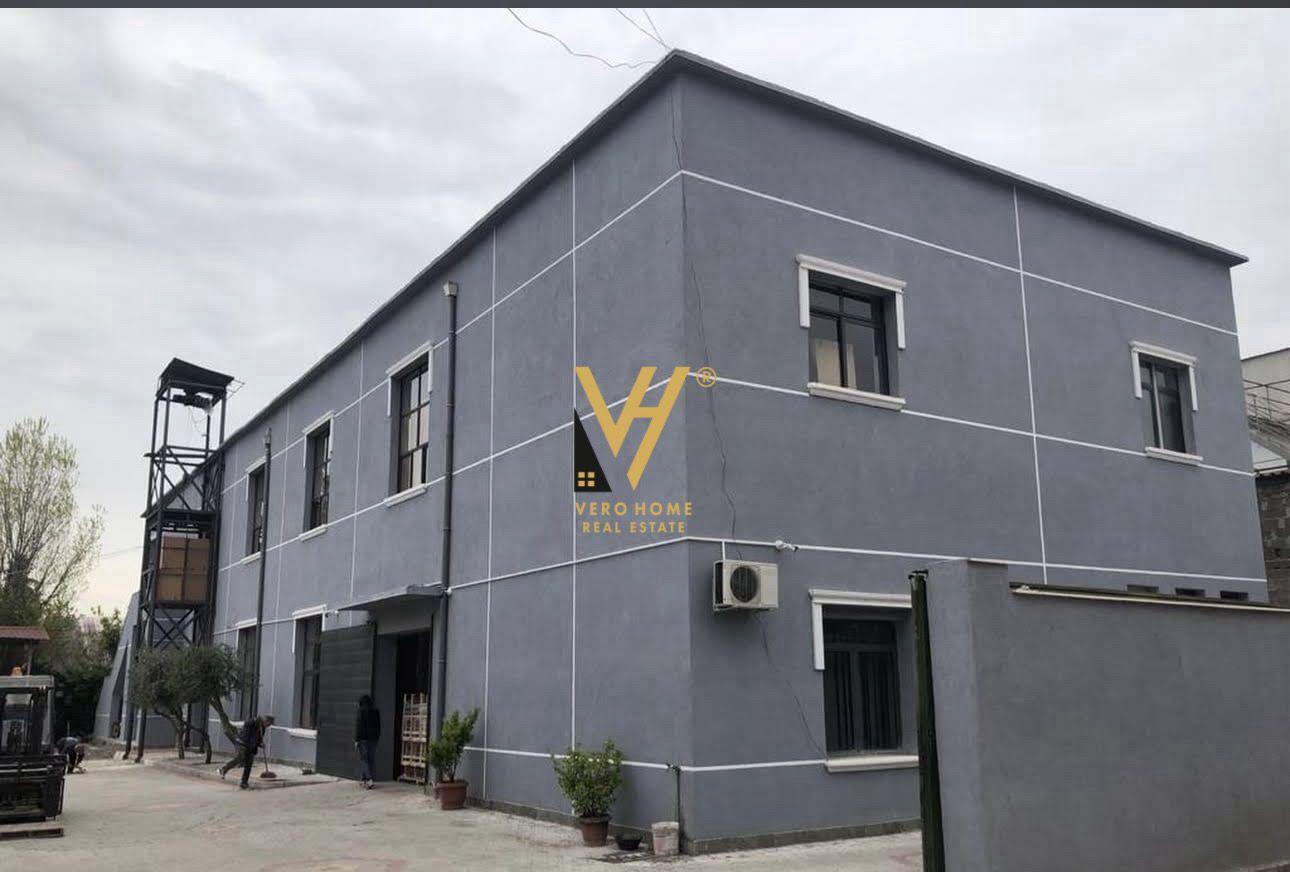 JEPET KAPANON 1.010 M2 ME QERA TE MISTO MAME 5.000 EURO – Tiranë - 1