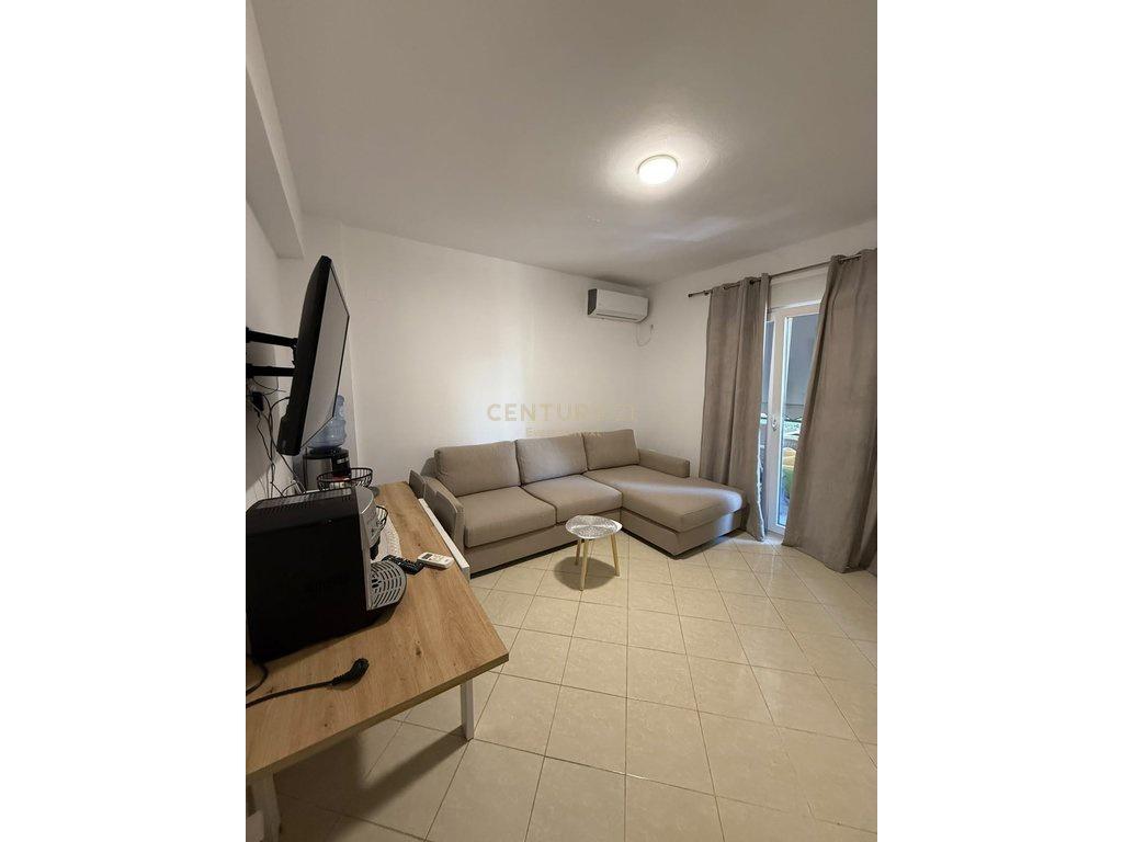 Shitet apartament 2+1 - Plazhi I Golemit – Durrës