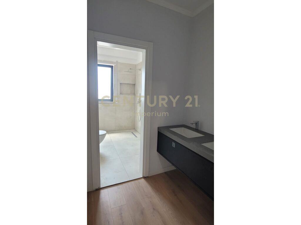 Apartament 2+1+2+post parkimi, per qira, – Tiranë - 1