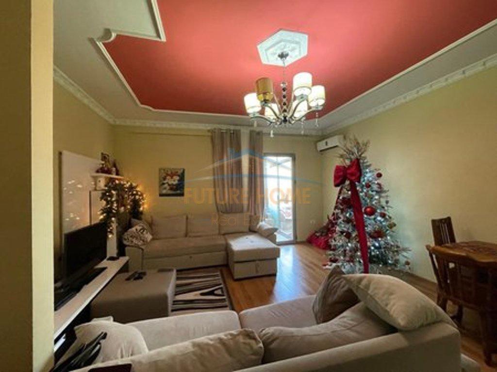 Shitet, Apartament 2+1+2, Ministria e Jashtme – Tiranë