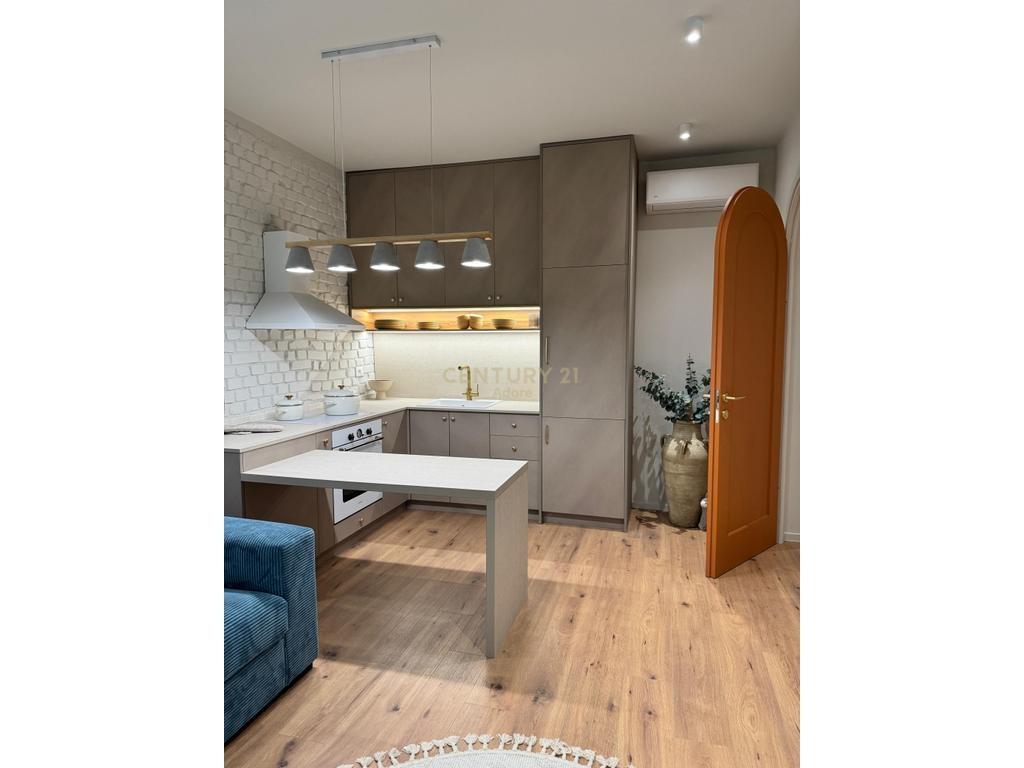 Apartament 2+1 per Qira ne Myslym Shyr! – Tiranë - 1