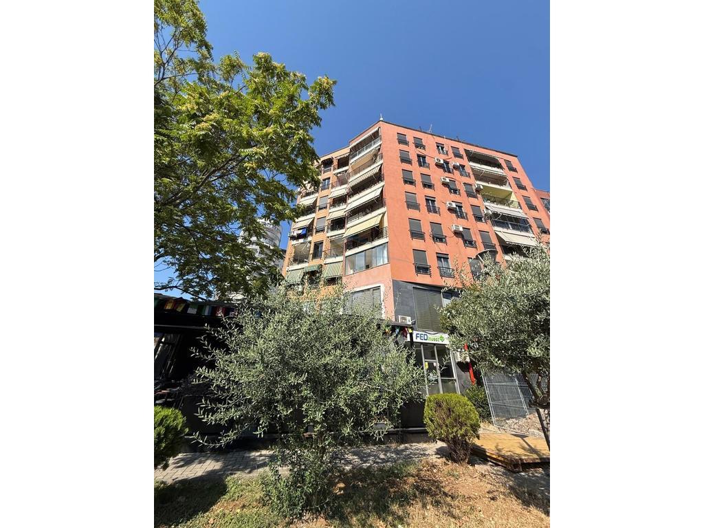 0696006906 Shitet, Apartament 2+1+2, Zogu i Zi, Tiranë. – Tiranë - 1