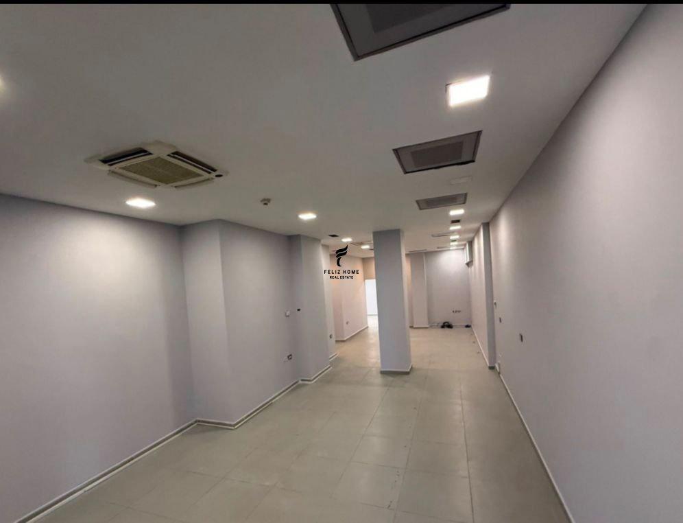 ZYRE ME QERA 220 M2 RRUGA E KAVAJES 4.400 EURO FH-72079 – Tiranë