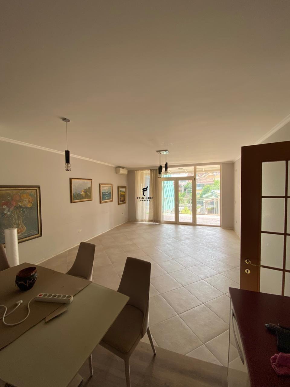 ZYRE ME QERA 80 M2 BLLOK 120.000 LEKE FH-75049 – Tiranë