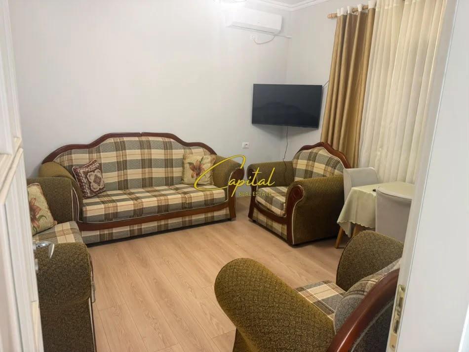 APARTAMENT ME QIRA 1+1 PORCELAN 40.000 LEKE – Tiranë