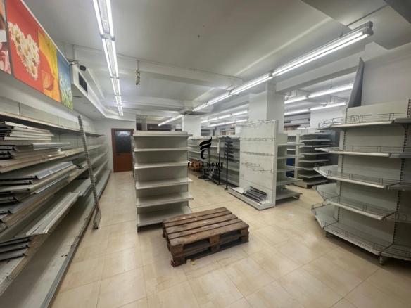 DYQAN ME QERA 220 M2 21 DHJETORI 3.300 EURO FH-58770 – Tiranë