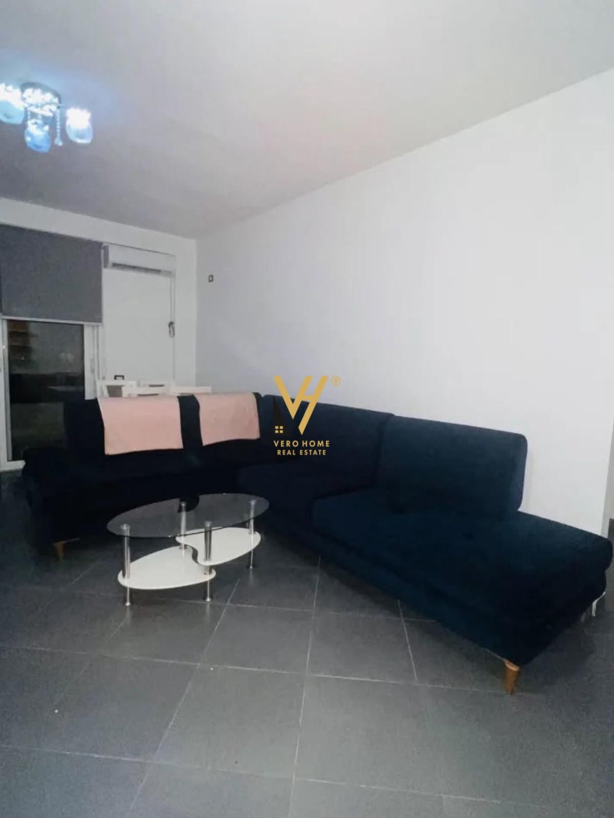 JEPET APARTAMENT 2+1+BLK ME QERA TEK FRESKU 45.000 LEKE – Tiranë
