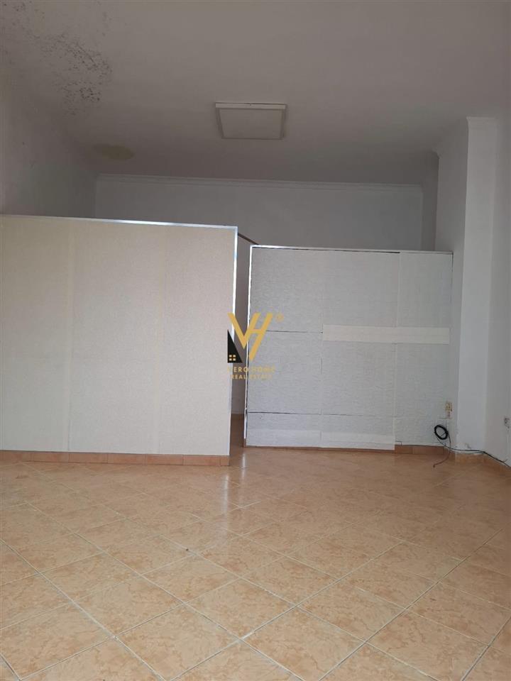 JEPET DYQAN 33 M2 ME QERA NE SELITE 25.000 LEKE – Tiranë - 1