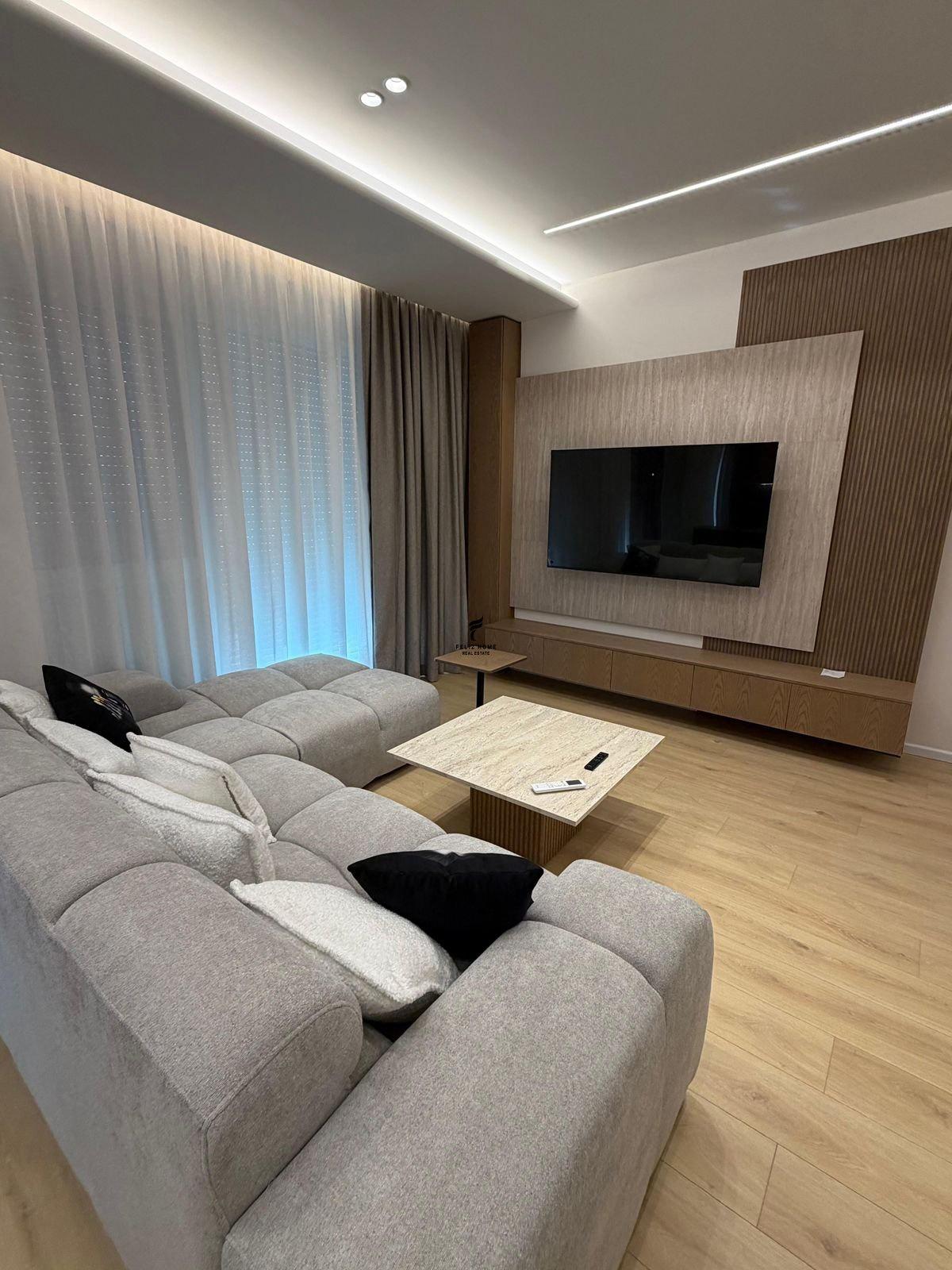 VILE LUKSOZE ME QERA 3 KATESHE LIQENI THATE 2.500 EURO FH-73 – Tiranë