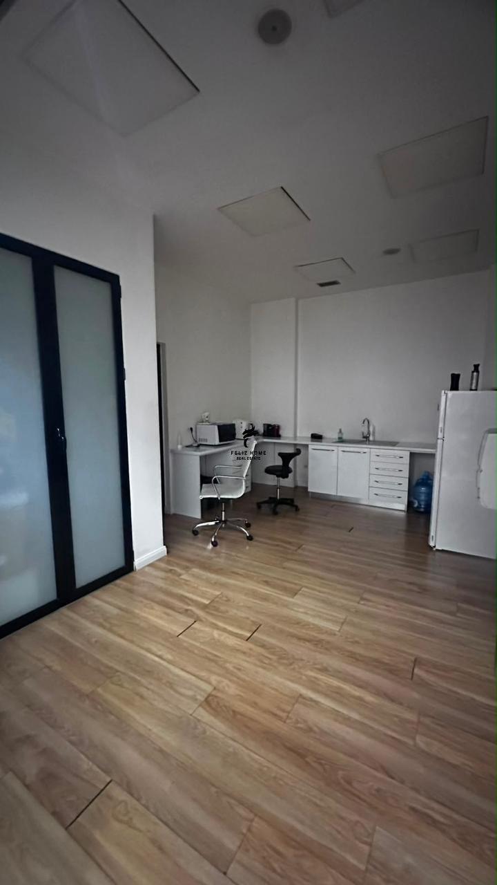 AMBIENT ME QERA 120M2 RRUGA E KAVAJES 180.000 LEKE FH-98184 – Tiranë