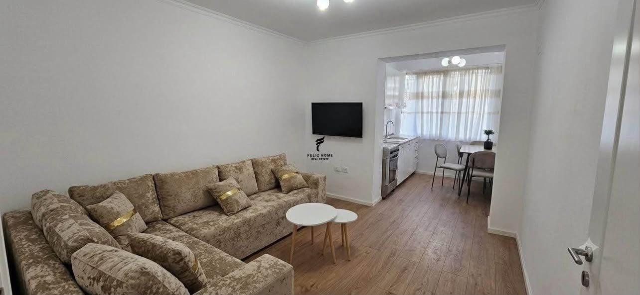 APARTAMENT ME QERA 1+1 ZOGU I ZI 65.000 LEKE FH-94204 – Tiranë