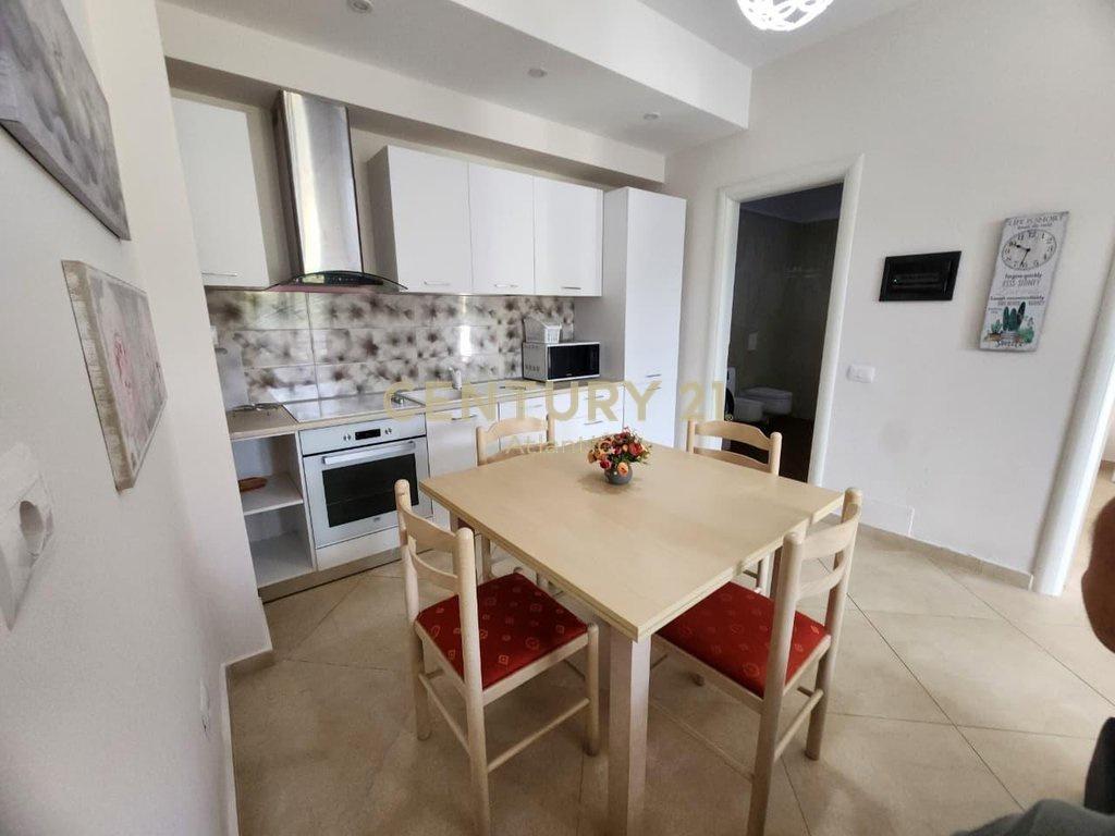 Shitet apartament 1+1 në kompleksin turistik-rezidencial Lur – Durrës