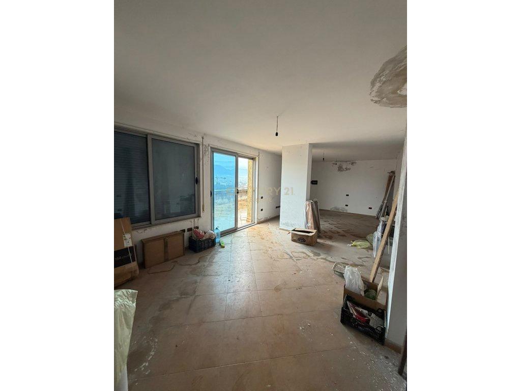 PENTHOUSE NË SHITJE – PRANË BASHKISË KAMËZ – Tiranë