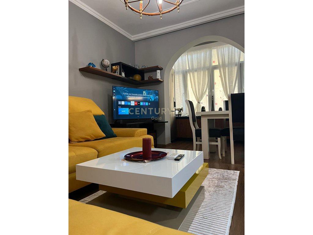 APARTAMENT 1+1 PER QERA TEK RRUGA E DURRESIT – Tiranë