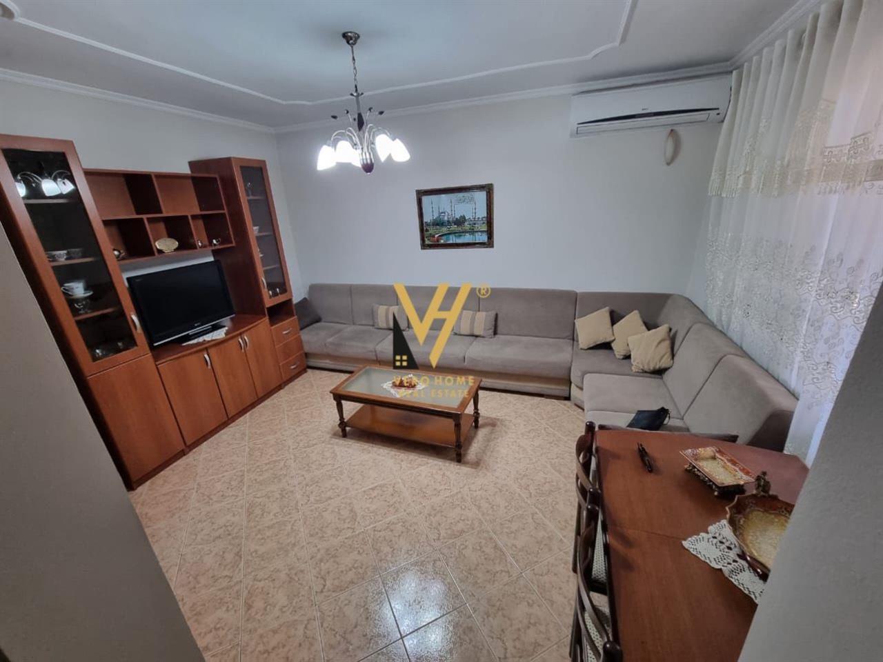 JEPET APARTAMENT 2+1 ME QERA TE BRRYLI, PRANE OSLOS 500 EURO – Tiranë