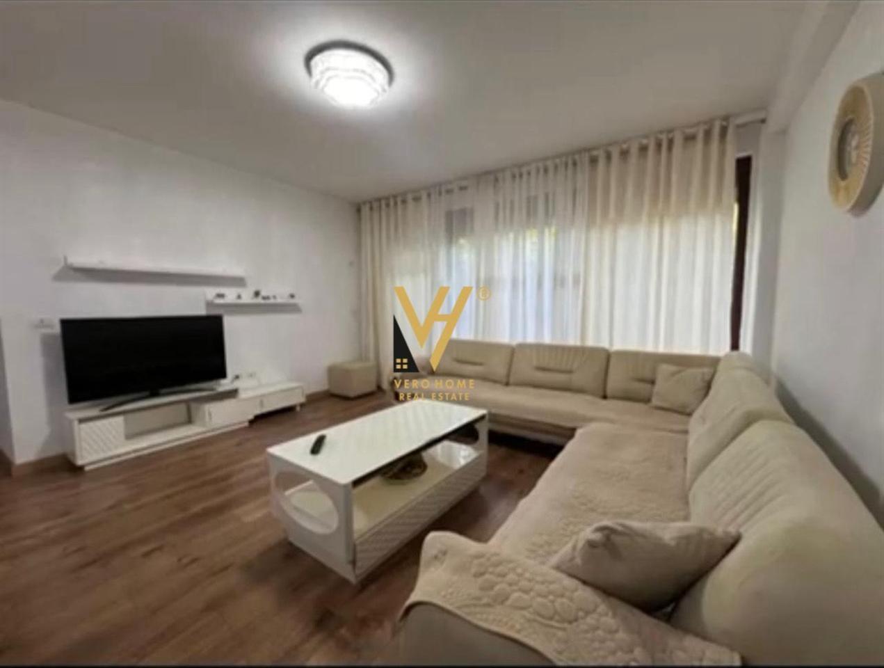 JEPET APARTAMENT 2+1+BLK ME QIRA TE KOPSHTI BOTANIK 700 EURO – Tiranë