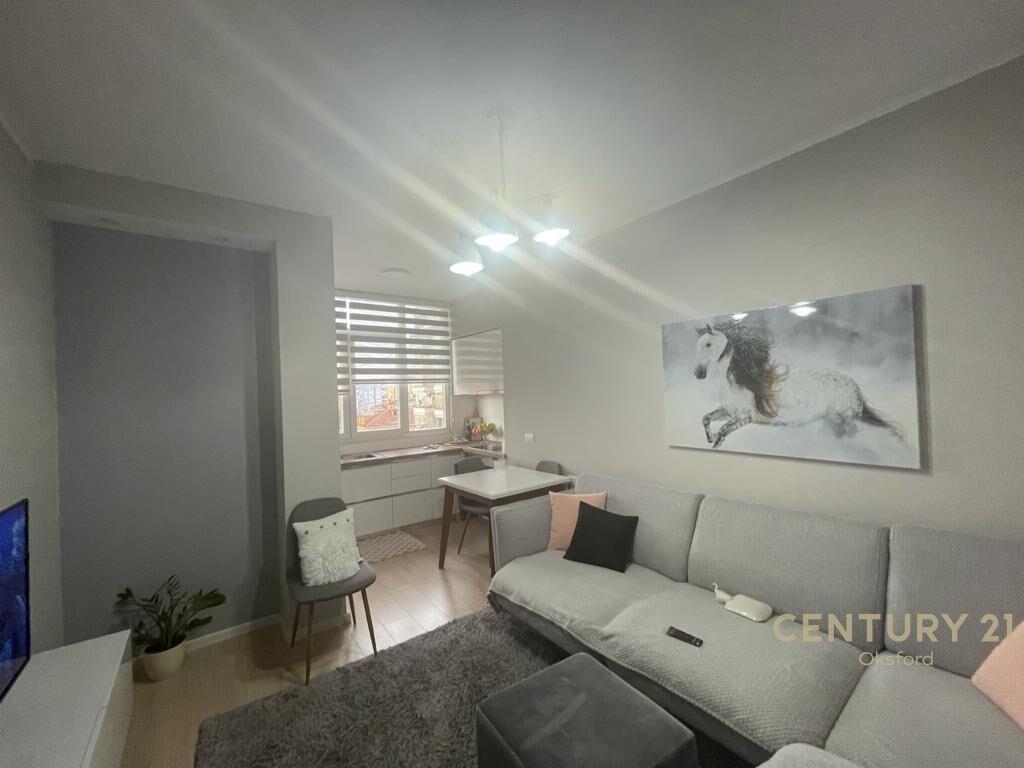 SHESIM APARTAMENT 1+1 TE KONVERTUAR NE 2+1,PRANE RRUGES SE K – Tiranë - 1